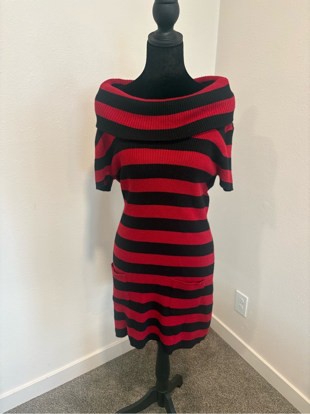Black and Red Ribbed Cowl Neck Sweater Dress With Pockets